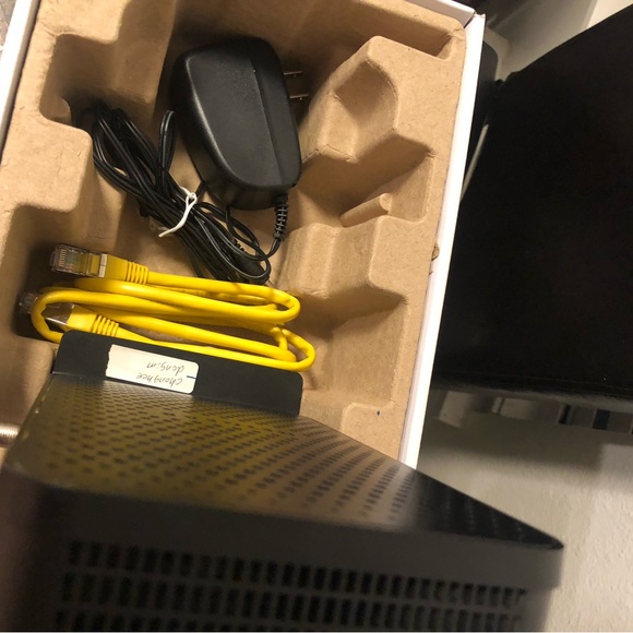 NETGEAR C3700 N600 WiFi CABLE MODEM ROUTER DUAL BAND GIGABIT 340 MBPS FAST ! - Picture 12 of 16